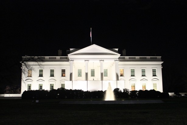 ライトアップされたホワイトハウス