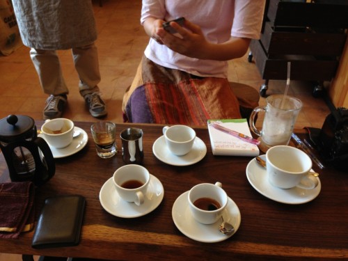 コーヒー豆の販売だけでなく、カフェスペースもあります