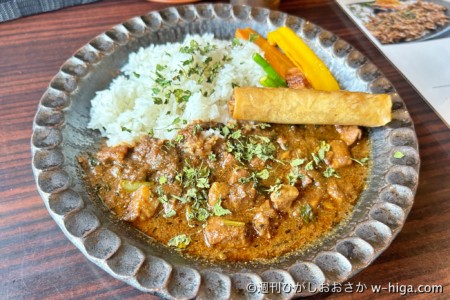 大盛りにしたら「最後の1杯だから」とポーク多めにしてもらっちゃいました。