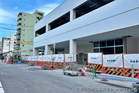 パースを見ると、このあたりは花壇的なきれいなスペースになるのかな?