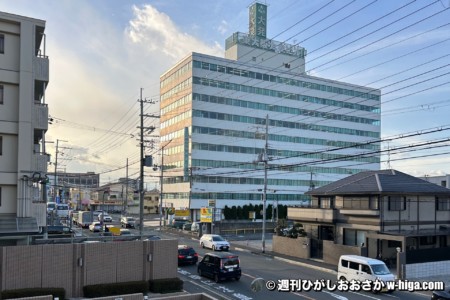 2階の駐車場から。編集長前田はこの辺に駐車しました。