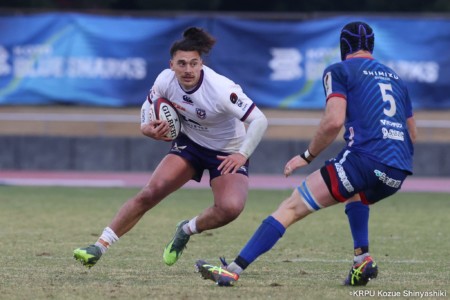 攻撃の起点になっている13ウマガ=ジェンセンの突破。